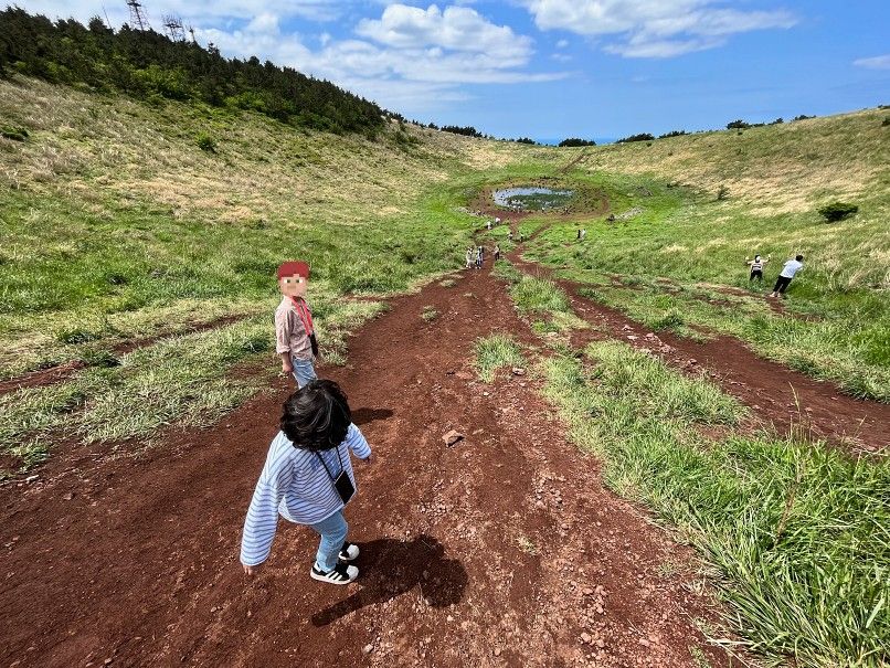 금록담으로 내려가는 길